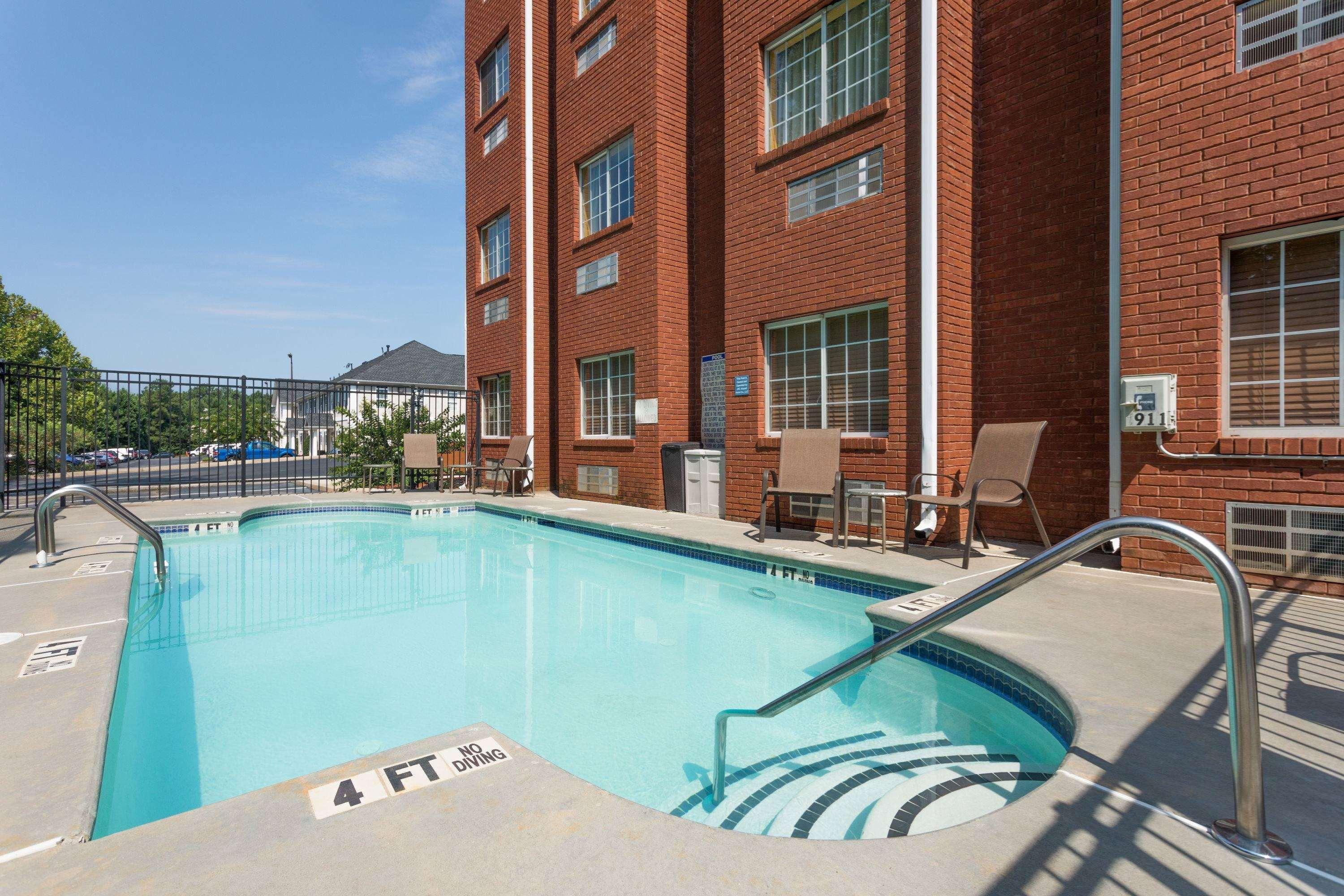 Microtel Inn & Suites By Wyndham Stockbridge/Atlanta I-75 Bagian luar foto