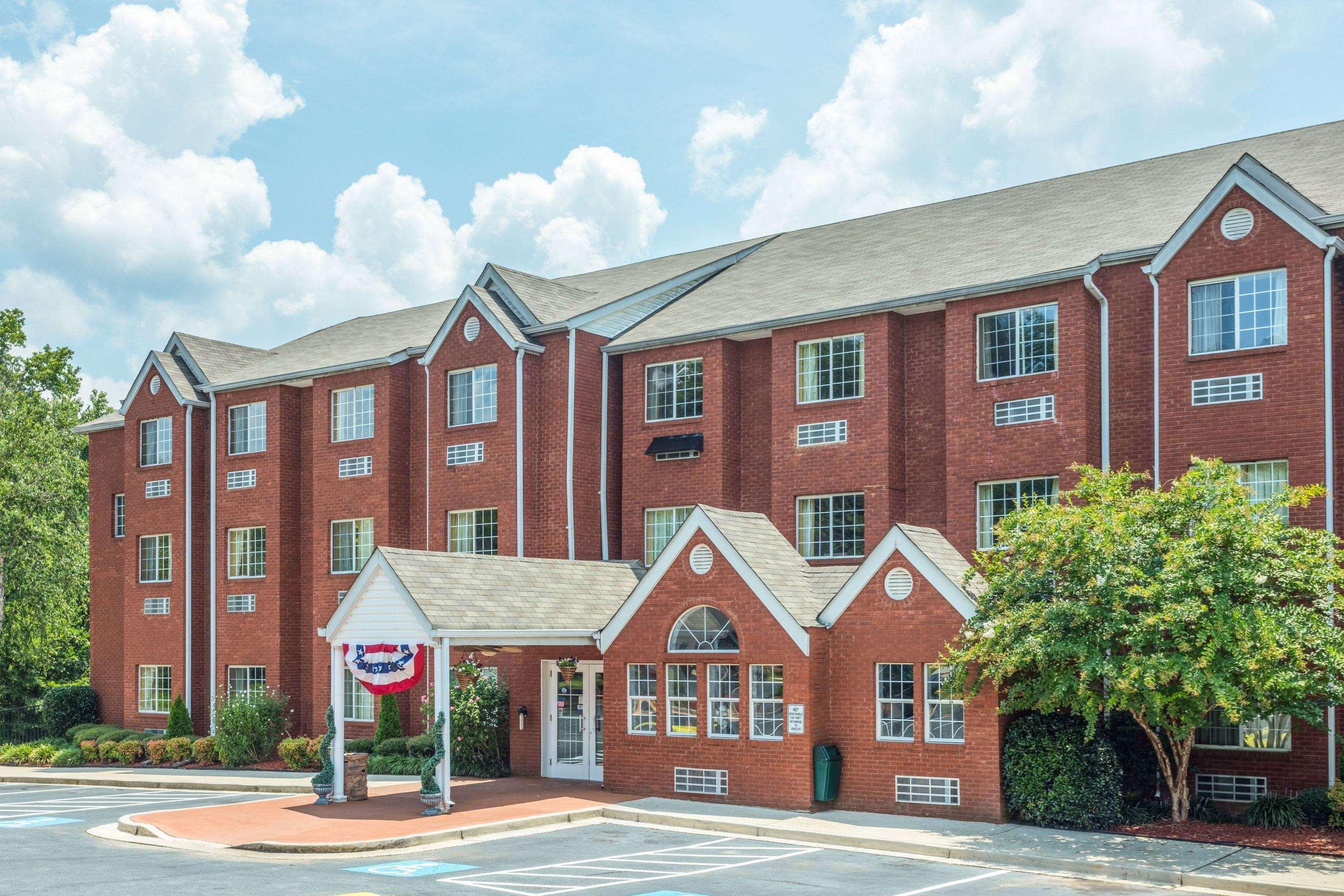 Microtel Inn & Suites By Wyndham Stockbridge/Atlanta I-75 Bagian luar foto