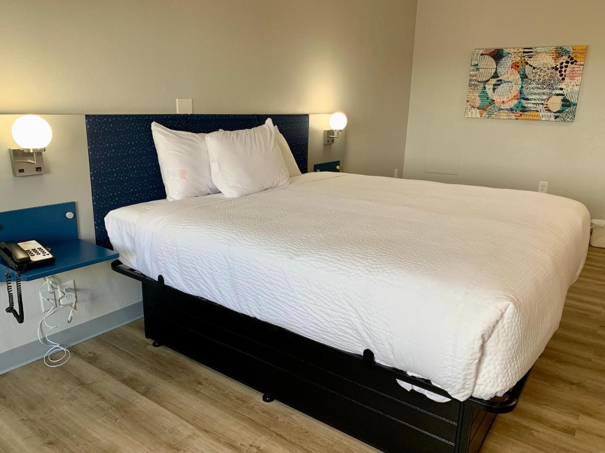 Microtel Inn & Suites By Wyndham Stockbridge/Atlanta I-75 Bagian luar foto