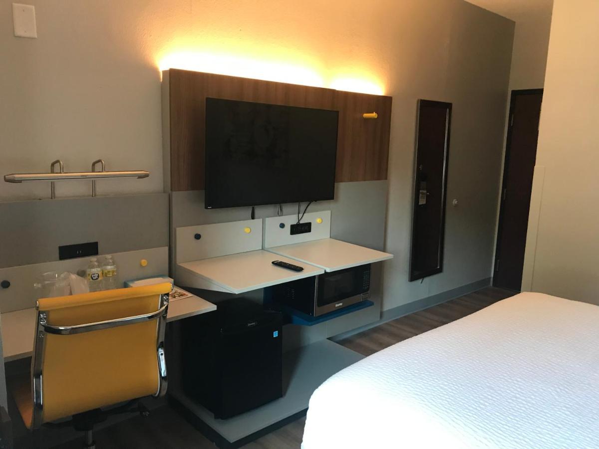 Microtel Inn & Suites By Wyndham Stockbridge/Atlanta I-75 Bagian luar foto