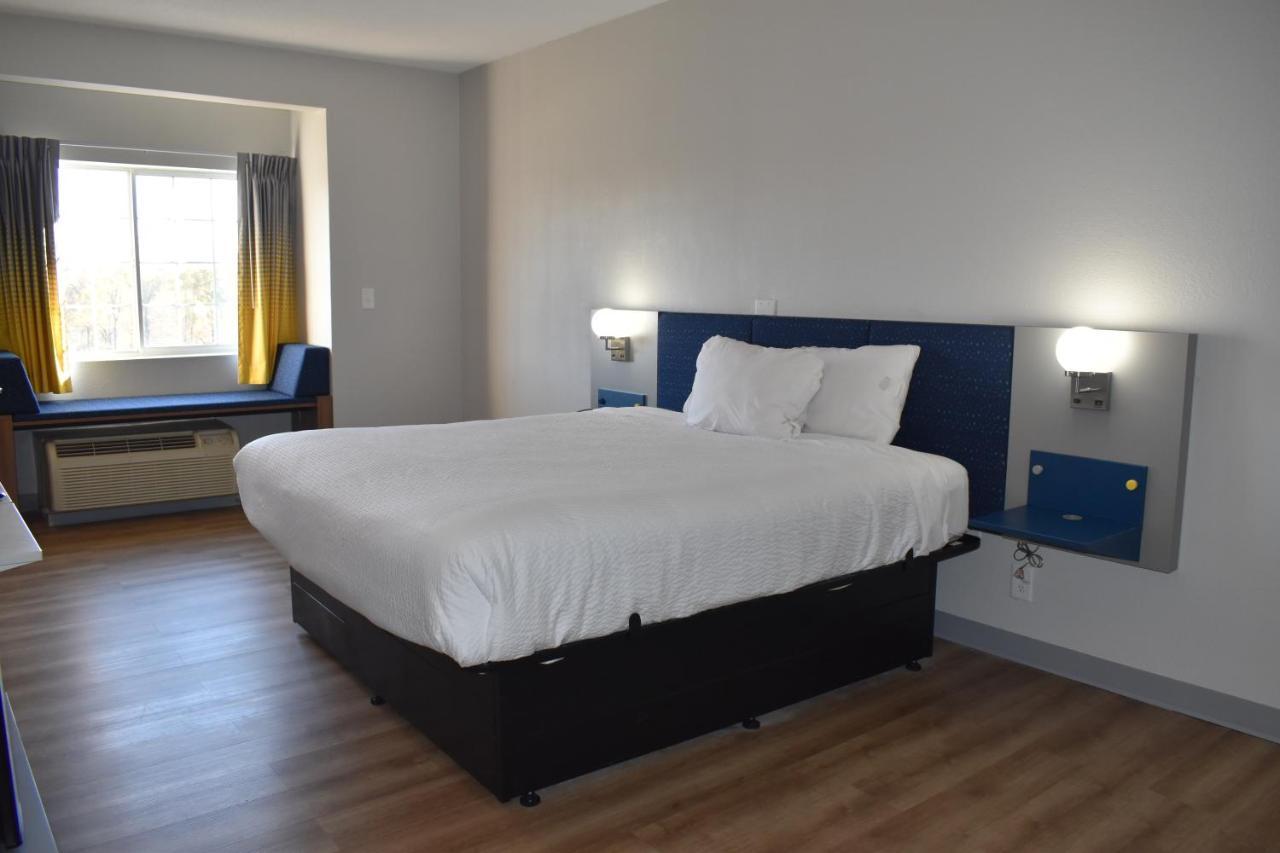 Microtel Inn & Suites By Wyndham Stockbridge/Atlanta I-75 Bagian luar foto