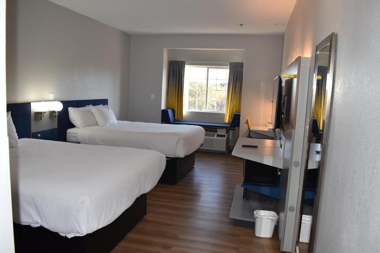 Microtel Inn & Suites By Wyndham Stockbridge/Atlanta I-75 Bagian luar foto