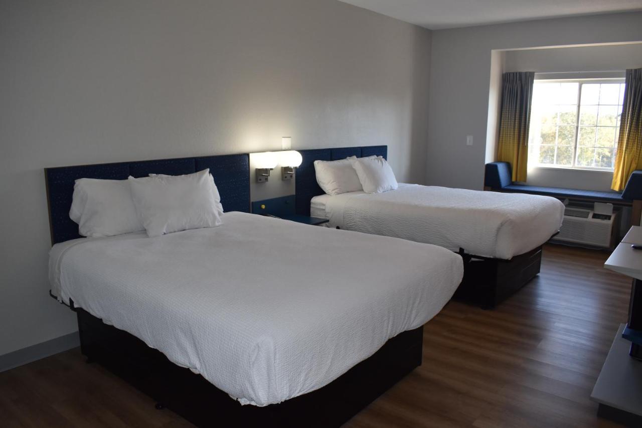 Microtel Inn & Suites By Wyndham Stockbridge/Atlanta I-75 Bagian luar foto