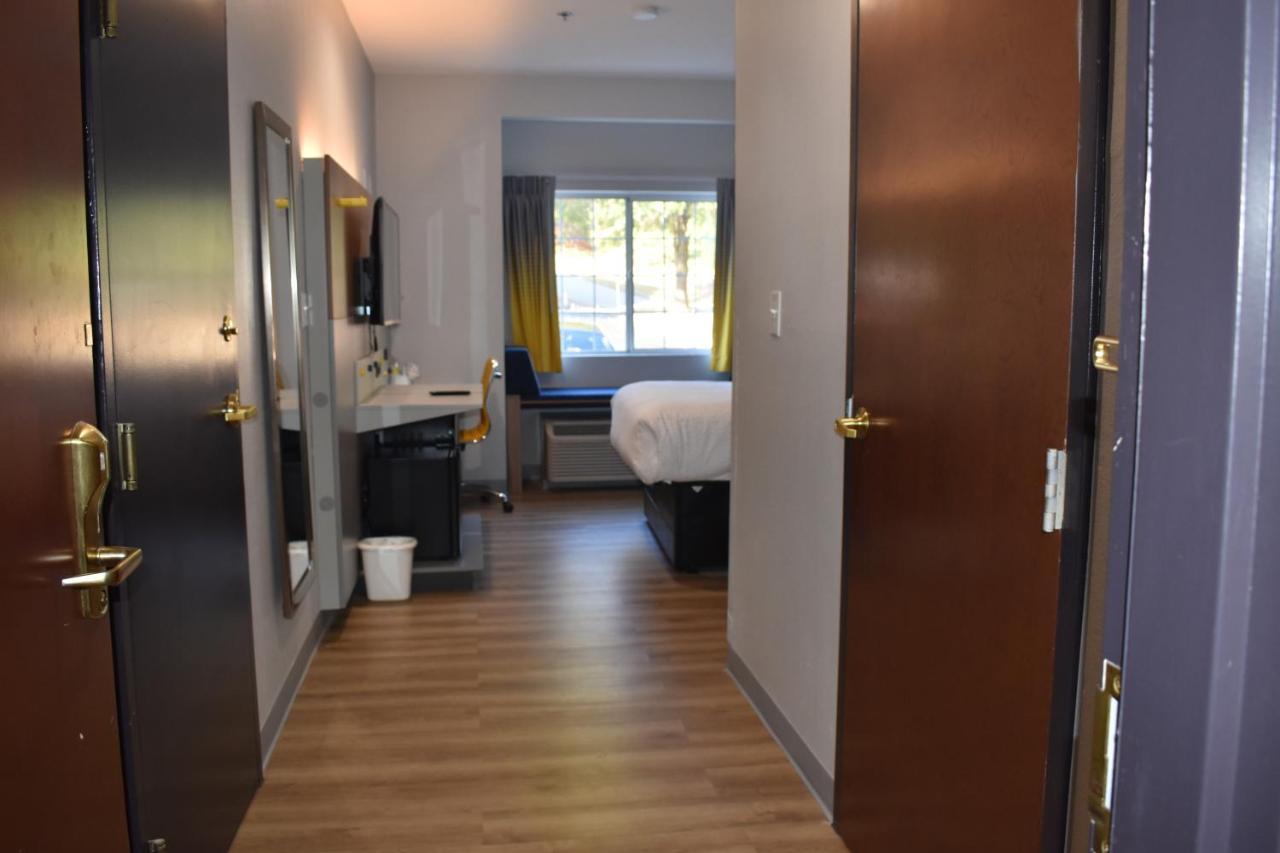 Microtel Inn & Suites By Wyndham Stockbridge/Atlanta I-75 Bagian luar foto