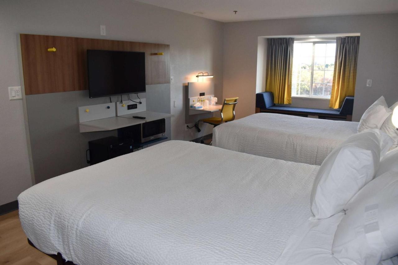 Microtel Inn & Suites By Wyndham Stockbridge/Atlanta I-75 Bagian luar foto